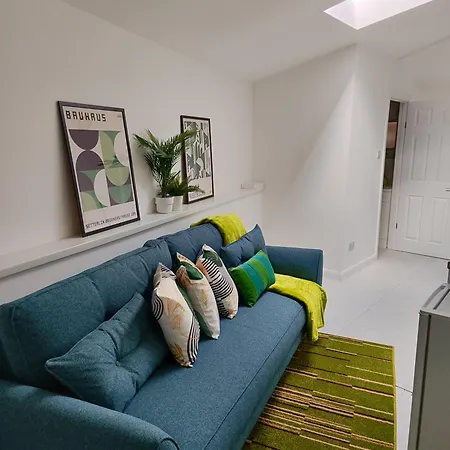 Denfi Studio Apartment Croydon Exterior photo