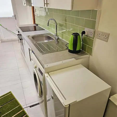 Denfi Studio Apartment Croydon Exterior photo
