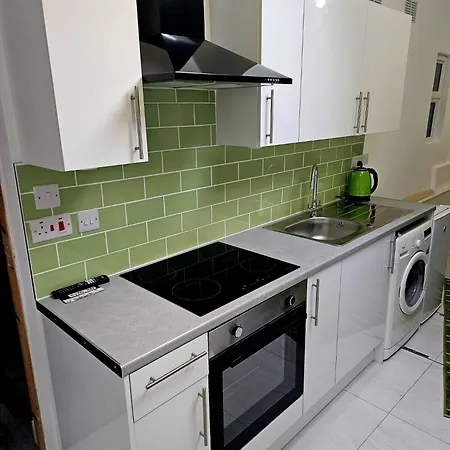 Denfi Studio Apartment Croydon Exterior photo