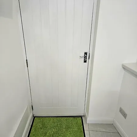 Denfi Studio Apartment Croydon Exterior photo